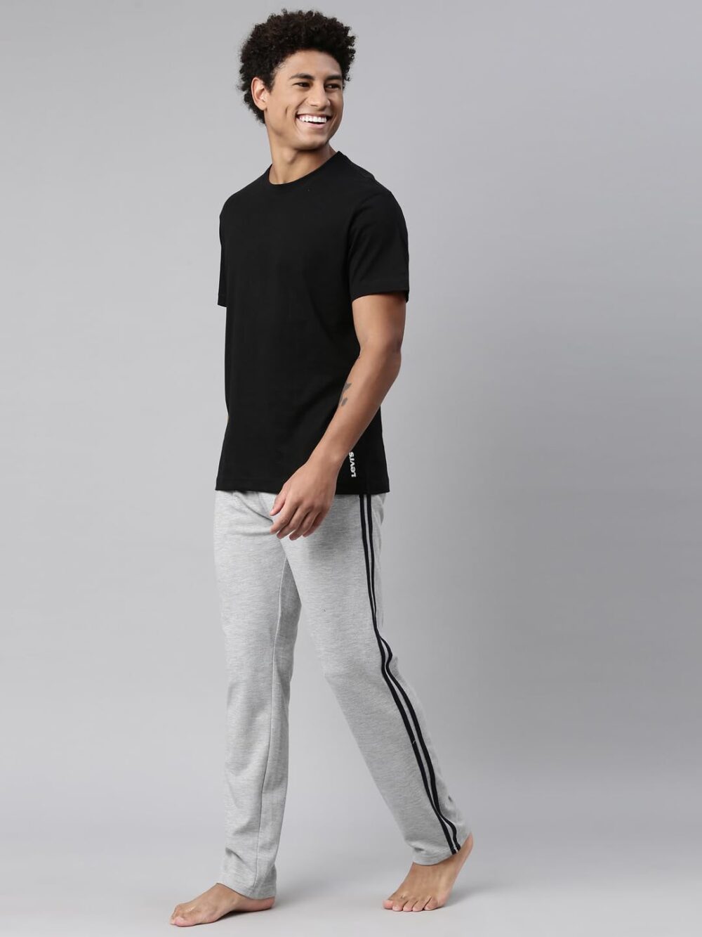 Levi's Men's Cotton Plain Regular Fit T-Shirt (Pr679313_Black L) - Image 5