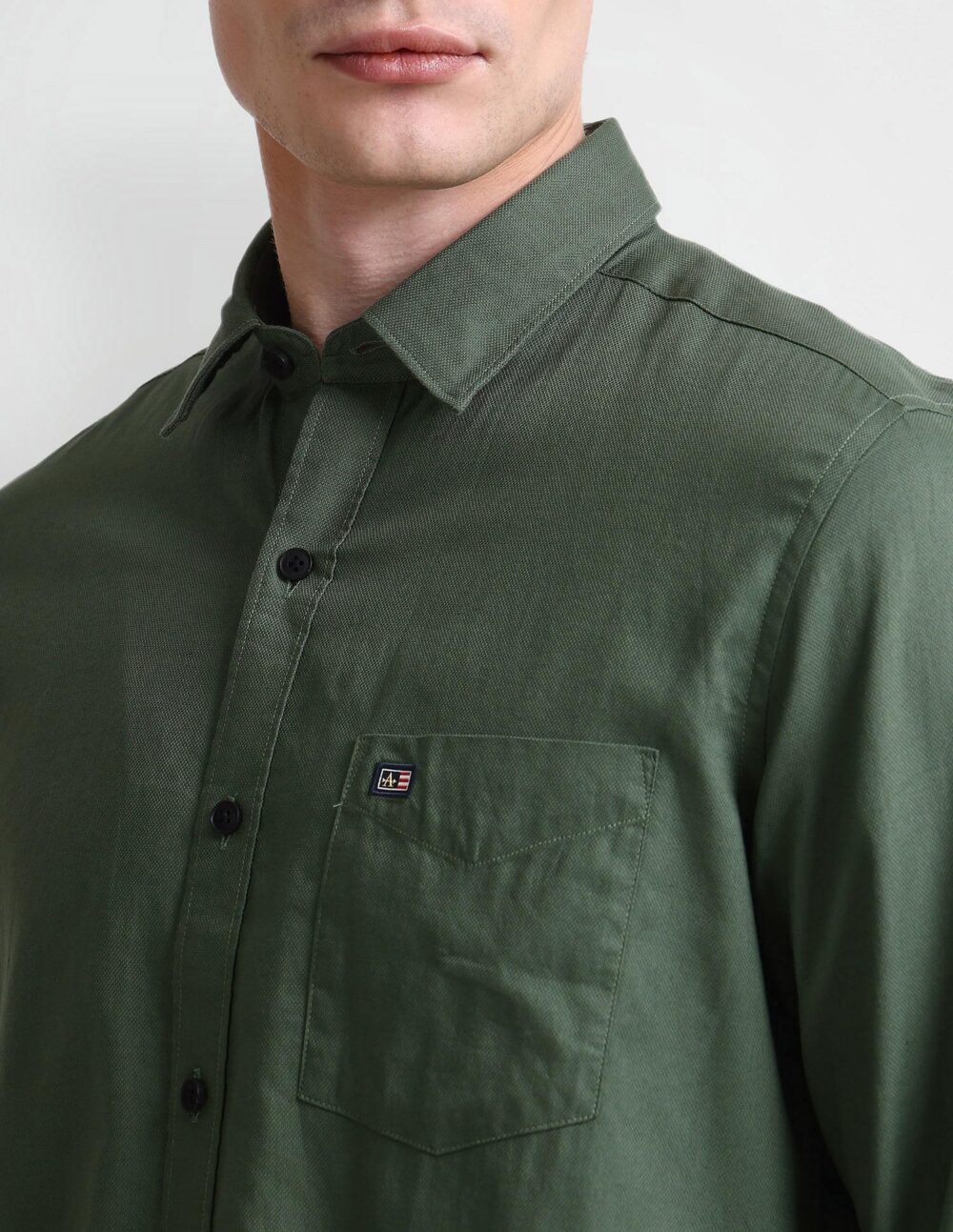 Arrow Men's Solid Fitted Shirt (ASAEOSH1323_ME. Green - Image 2